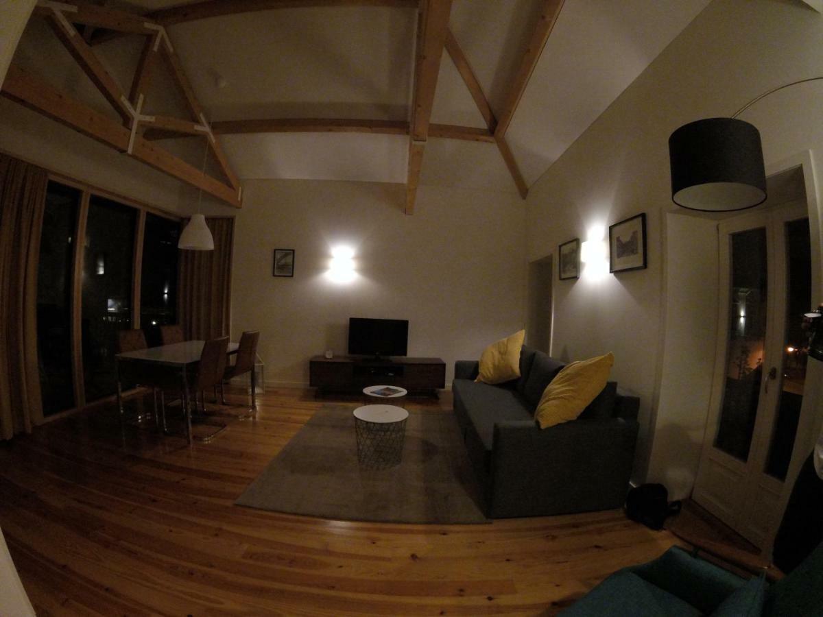 Amazing Penthouse Apartment In Historic Porto Luaran gambar